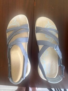 Women's Merrell Sandals SZ 8